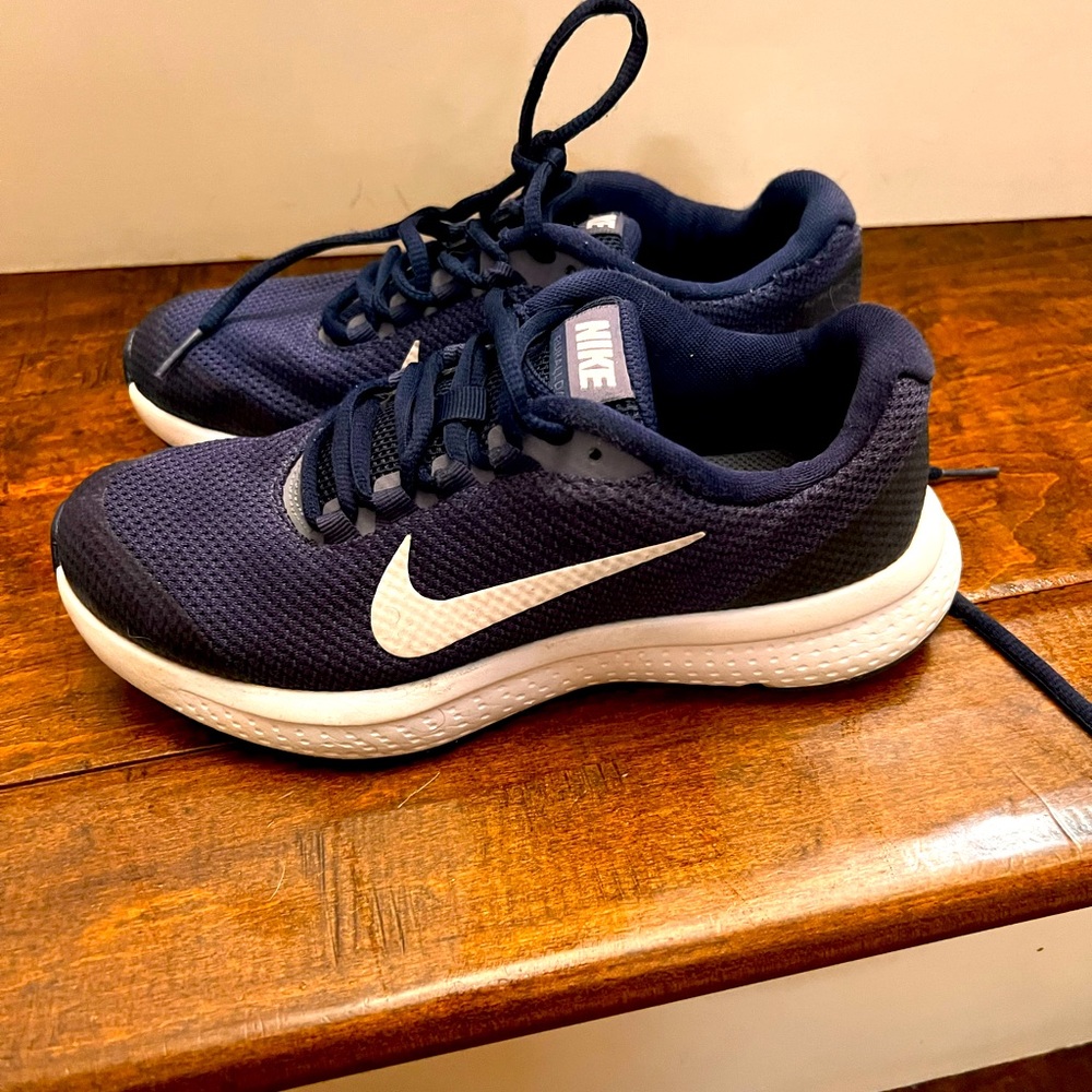Nike tennis shoes navy blue new condition
